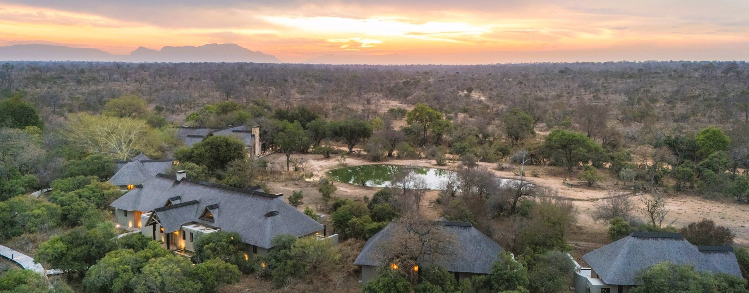 Monwana-game-lodge-thornybush-south-africa-safari-deals-packages